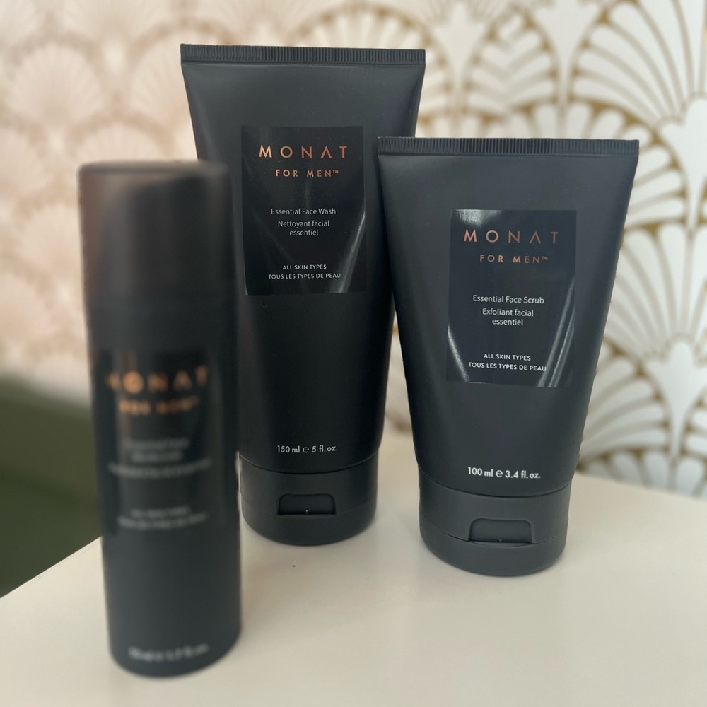 Monat men’s line
